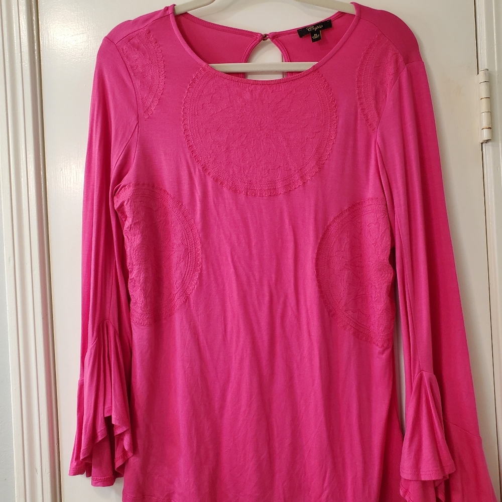 Cupio pullover top in bright pink, size M.